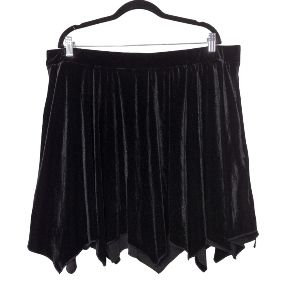 Hot Topic Batwing Hem Velvet Skirt